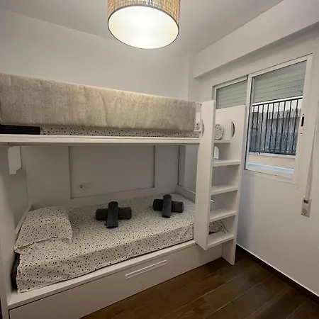 Moderno Centrico Con Piscina Y Parking * Дения